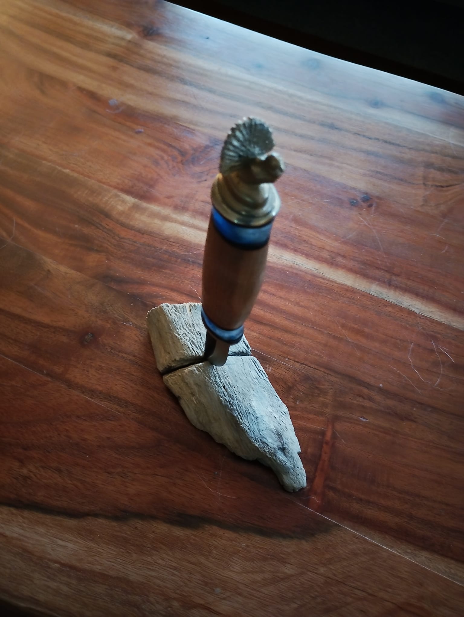 Puukko puserossa